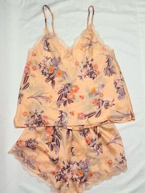 Victoria’s Secret Women’s Floral Jacquard Cami & Short Set Peach Small